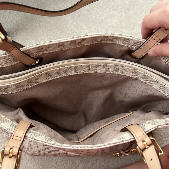 Michael Kors jet set tote - Picture 3 of 3